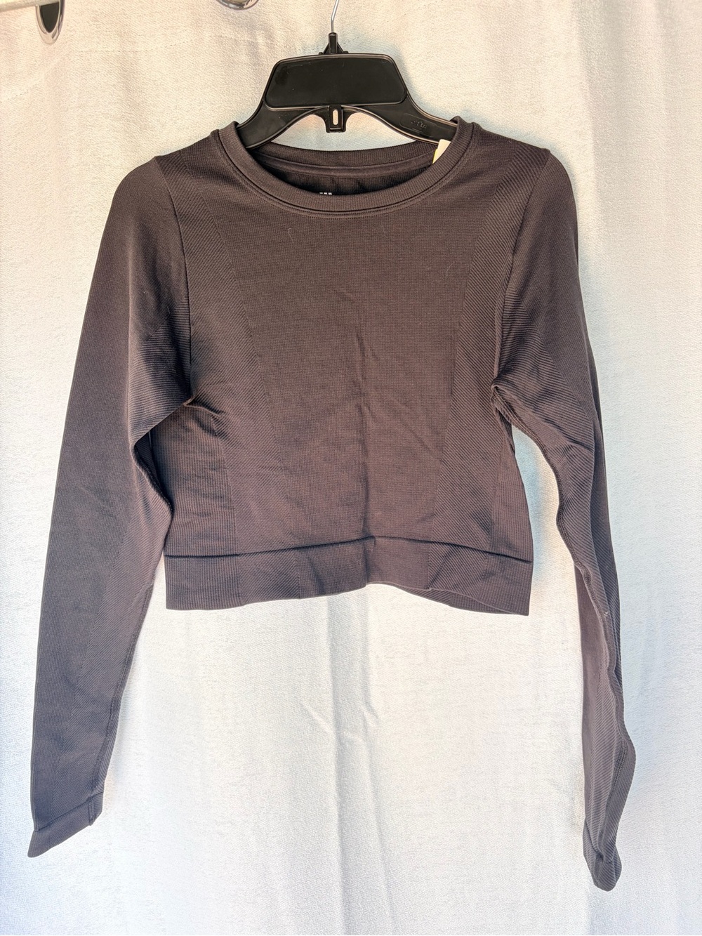 all in motion Cropped Long-Sleeve Top - Charcoal Gray